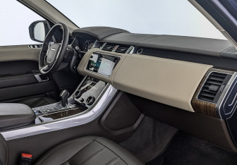 Подержанный автомобиль Land Rover Range Rover Sport 2021 года (13 фото)