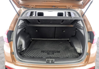 Подержанный автомобиль Hyundai Creta 2019 года (10 фото)