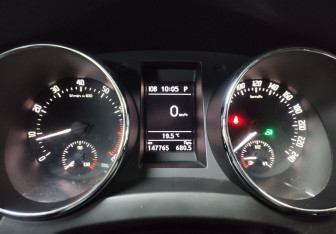 Подержанный автомобиль Skoda Yeti 2013 года (16 фото)
