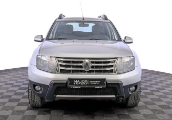 Подержанный автомобиль Renault Duster 2015 года (2 фото)