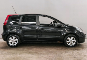 Подержанный автомобиль Nissan Note 2008 года (4 фото)