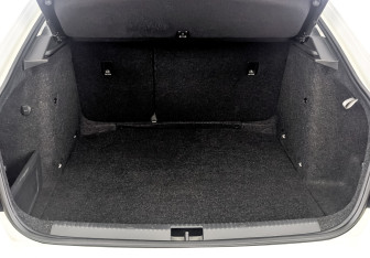 Подержанный автомобиль Skoda Octavia Liftback 2018 года (10 фото)