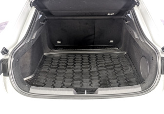 Подержанный автомобиль Changan UNI-V 2024 года (10 фото)