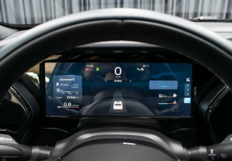 Подержанный автомобиль Geely Monjaro 2023 года (13 фото)