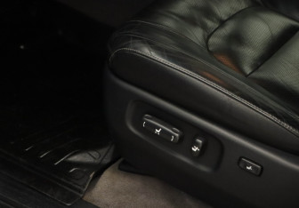 Подержанный автомобиль Toyota Land Cruiser Suv 2014 года (15 фото)