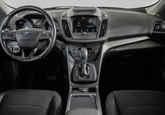 Подержанный автомобиль Ford Kuga 2017 года (11 фото)