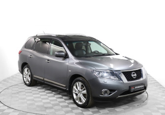 Подержанный автомобиль Nissan Pathfinder 2015 года (3 фото)