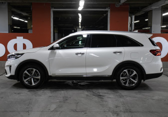 Подержанный автомобиль Kia Sorento 2018 года (8 фото)