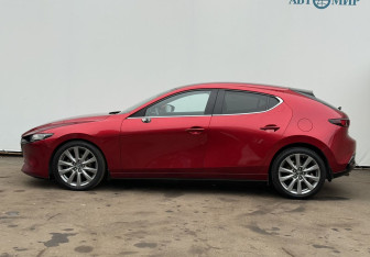 Подержанный автомобиль Mazda 3 Hatchback 2019 года (8 фото)