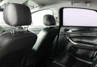 Подержанный автомобиль Ford Mondeo Sedan 2013 года (7 фото)