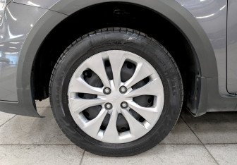 Подержанный автомобиль Kia Rio Hatchback 2021 года (18 фото)