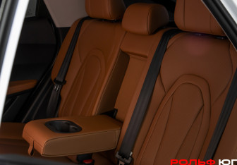 Подержанный автомобиль Omoda C5 2023 года (23 фото)