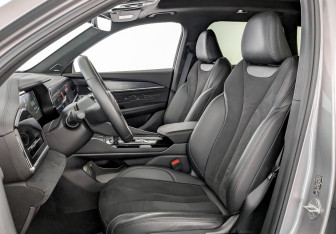 Подержанный автомобиль Geely Monjaro 2024 года (20 фото)