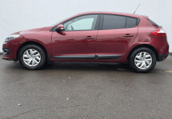 Подержанный автомобиль Renault Megane Hatchback 2014 года (8 фото)