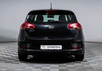 Подержанный автомобиль Kia Ceed Hatchback 2016 года (6 фото)
