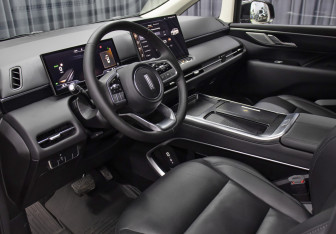 Подержанный автомобиль Wey 80 2024 года (18 фото)