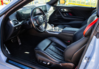 Подержанный автомобиль BMW M2 2023 года (14 фото)