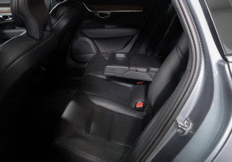 Подержанный автомобиль Volvo S90 2020 года (10 фото)