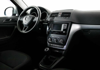 Подержанный автомобиль Skoda Yeti 2017 года (5 фото)