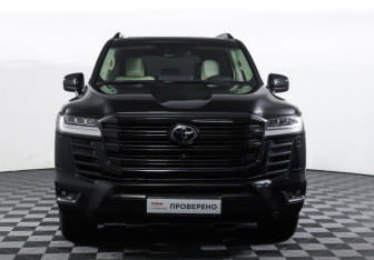 Подержанный автомобиль Toyota Land Cruiser Suv 2021 года (2 фото)