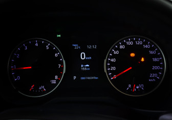 Подержанный автомобиль Toyota RAV4 2021 года (15 фото)