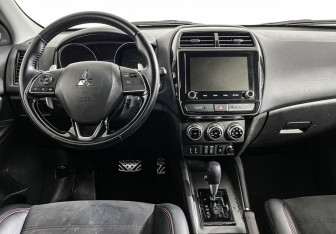 Подержанный автомобиль Mitsubishi ASX 2021 года (12 фото)