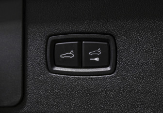 Подержанный автомобиль Porsche Cayenne 2020 года (26 фото)