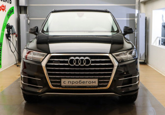 Подержанный автомобиль Audi Q7 2016 года (2 фото)
