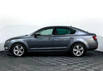 Подержанный автомобиль Skoda Octavia Liftback 2019 года (8 фото)
