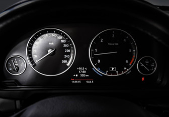 Подержанный автомобиль BMW X5 2014 года (10 фото)