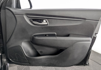 Подержанный автомобиль Kia Rio Hatchback 2020 года (24 фото)