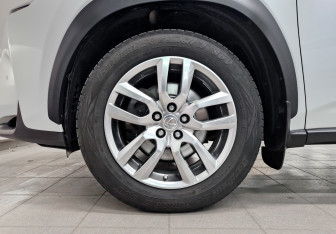 Подержанный автомобиль Lexus NX 2016 года (18 фото)