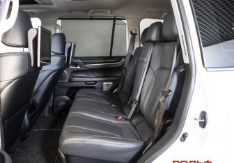 Подержанный автомобиль Lexus LX 2021 года (10 фото)