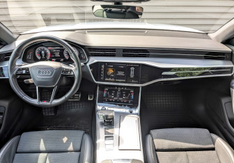 Подержанный автомобиль Audi A7 2021 года (14 фото)