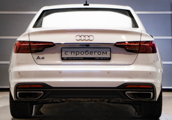 Подержанный автомобиль Audi A4 Sedan 2021 года (5 фото)