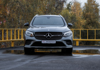 Подержанный автомобиль Mercedes-Benz GLC AMG 2016 года (2 фото)