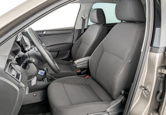 Подержанный автомобиль Skoda Rapid Liftback 2020 года (20 фото)