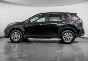 Подержанный автомобиль Nissan X-Trail 2020 года (8 фото)