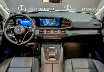 Подержанный автомобиль Mercedes-Benz GLE 2025 года (14 фото)
