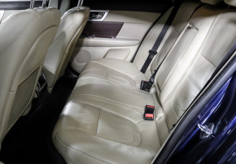 Подержанный автомобиль Jaguar XF Sedan 2014 года (10 фото)