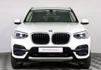 Подержанный автомобиль BMW X3 2020 года (3 фото)