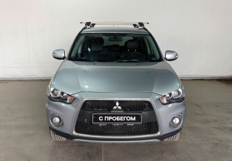 Подержанный автомобиль Mitsubishi Outlander 2011 года (2 фото)