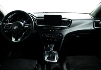 Подержанный автомобиль Kia Ceed Hatchback 2020 года (9 фото)