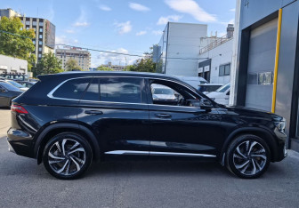 Подержанный автомобиль Geely Monjaro 2023 года (4 фото)
