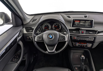 Подержанный автомобиль BMW X1 2020 года (22 фото)