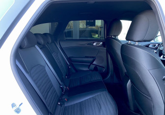 Подержанный автомобиль Kia Ceed Wagon 2021 года (32 фото)