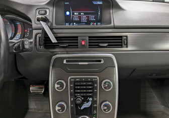 Подержанный автомобиль Volvo XC70 2014 года (24 фото)