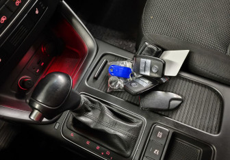 Подержанный автомобиль Kia Sorento 2014 года (16 фото)