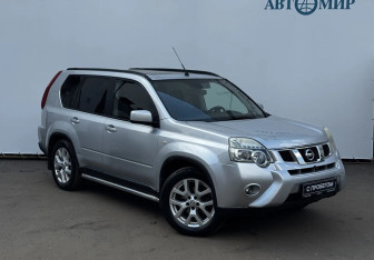 Подержанный автомобиль Nissan X-Trail 2013 года (3 фото)