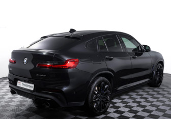 Подержанный автомобиль BMW X4 2018 года (5 фото)